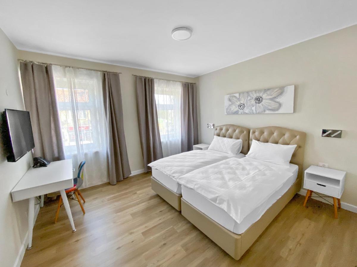 Toscanina Garni Hotel دوبروفو المظهر الخارجي الصورة